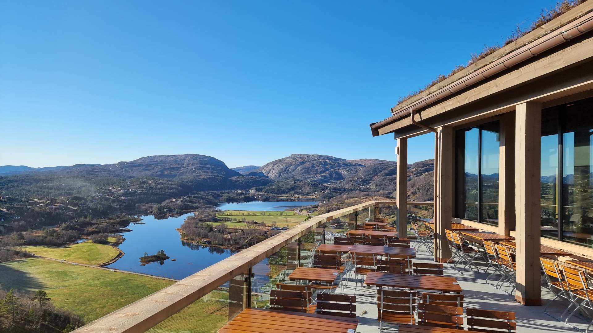 Med Sverre Haga til Sirdal og Slottet