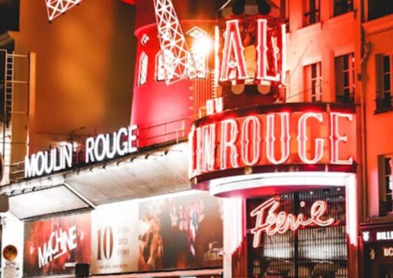 Bli med Risdal Touring til Paris og opplev Moulin Rouge