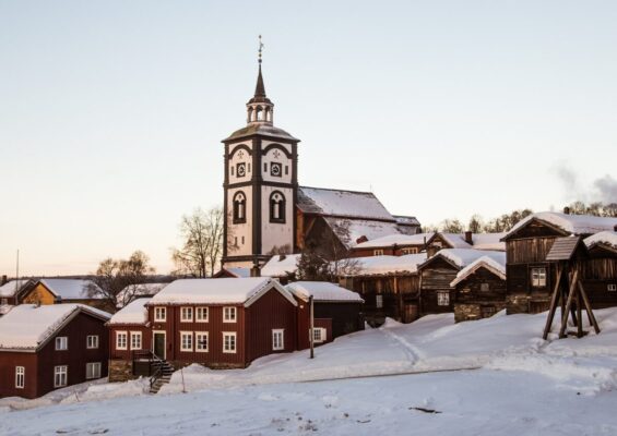Bli med LB Tur og Gjerstad tur og taxi til Røros og Rørosmartnan