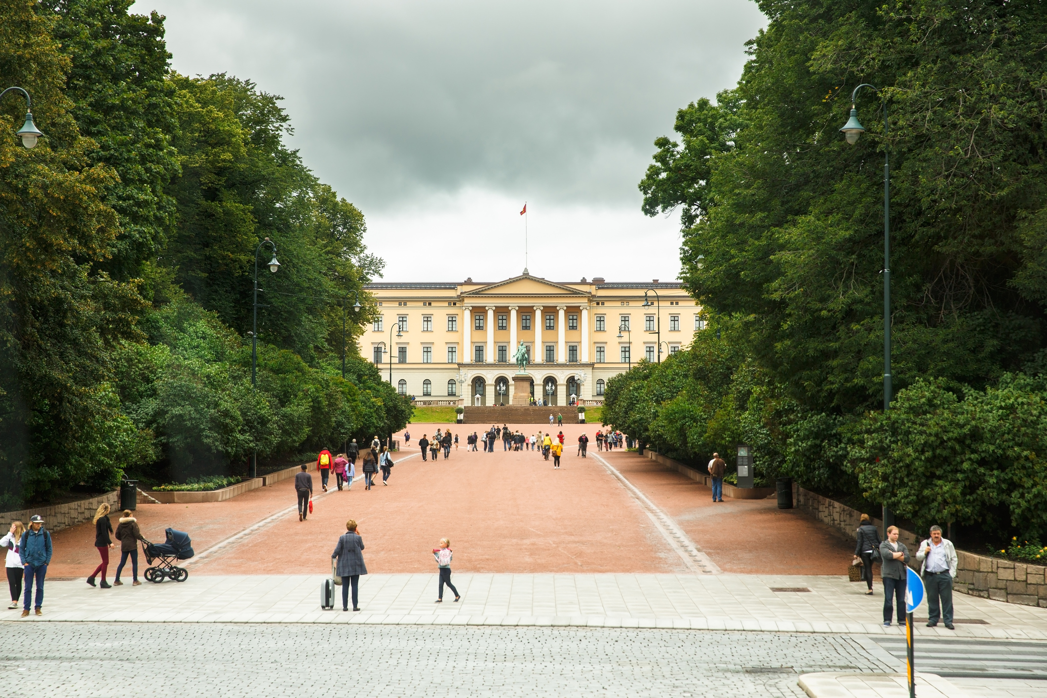 Bli med Gjerstad og Lb tur på dagstur til Oslo og Slottet blomsterhavet